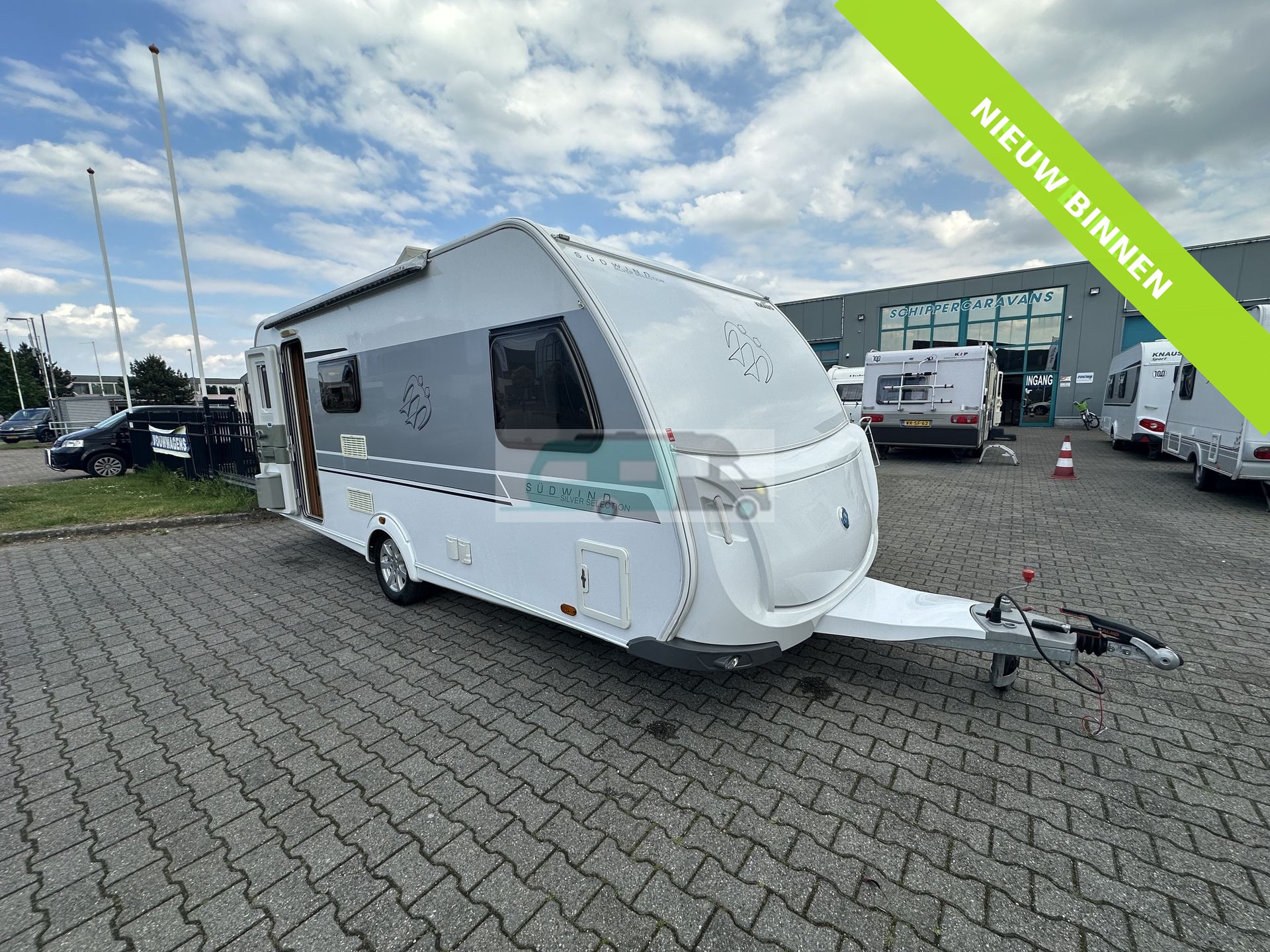 Knaus sudwind Silverline 500 FSK Stapelbed, mover, voortent, luifel