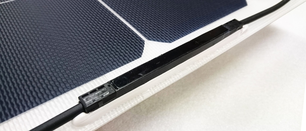 https://www.combinoord.nl/files/sunbeamsystem-sunbeam-system-solar-panel-junction-box-mc4-detail-1.jpg